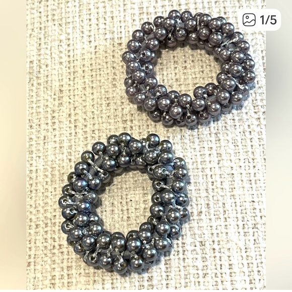 Accessories - 🎀Elegant Pearl Hair Ties (set of 2)
